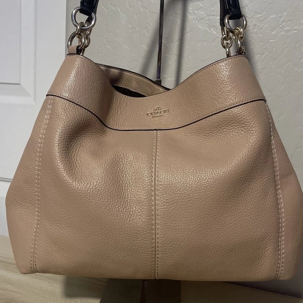 COACH LEXY LEATHER SHOULDER Bag Color Beechwood /black/light